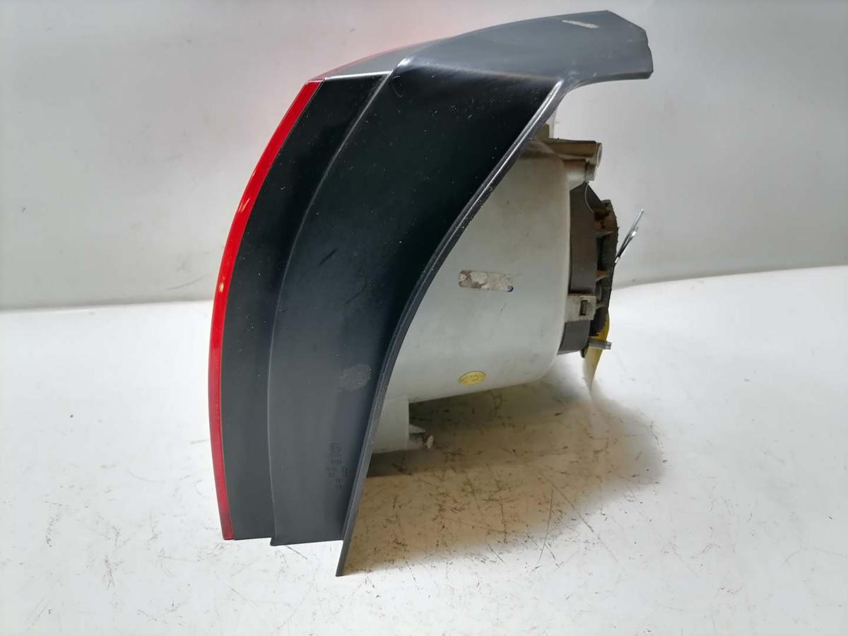 VW Golf V original Rücklicht Rückleuchte außen links Fließheck BJ04